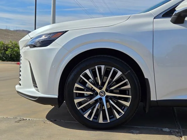 New 2026 Eminent White Pearl Lexus PREMIUM PLUS image 5