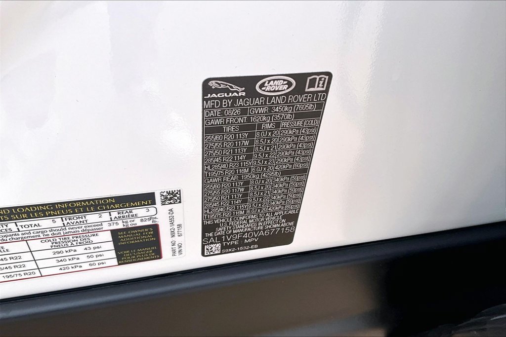 New 2027 Fuji White Land Rover  image 13