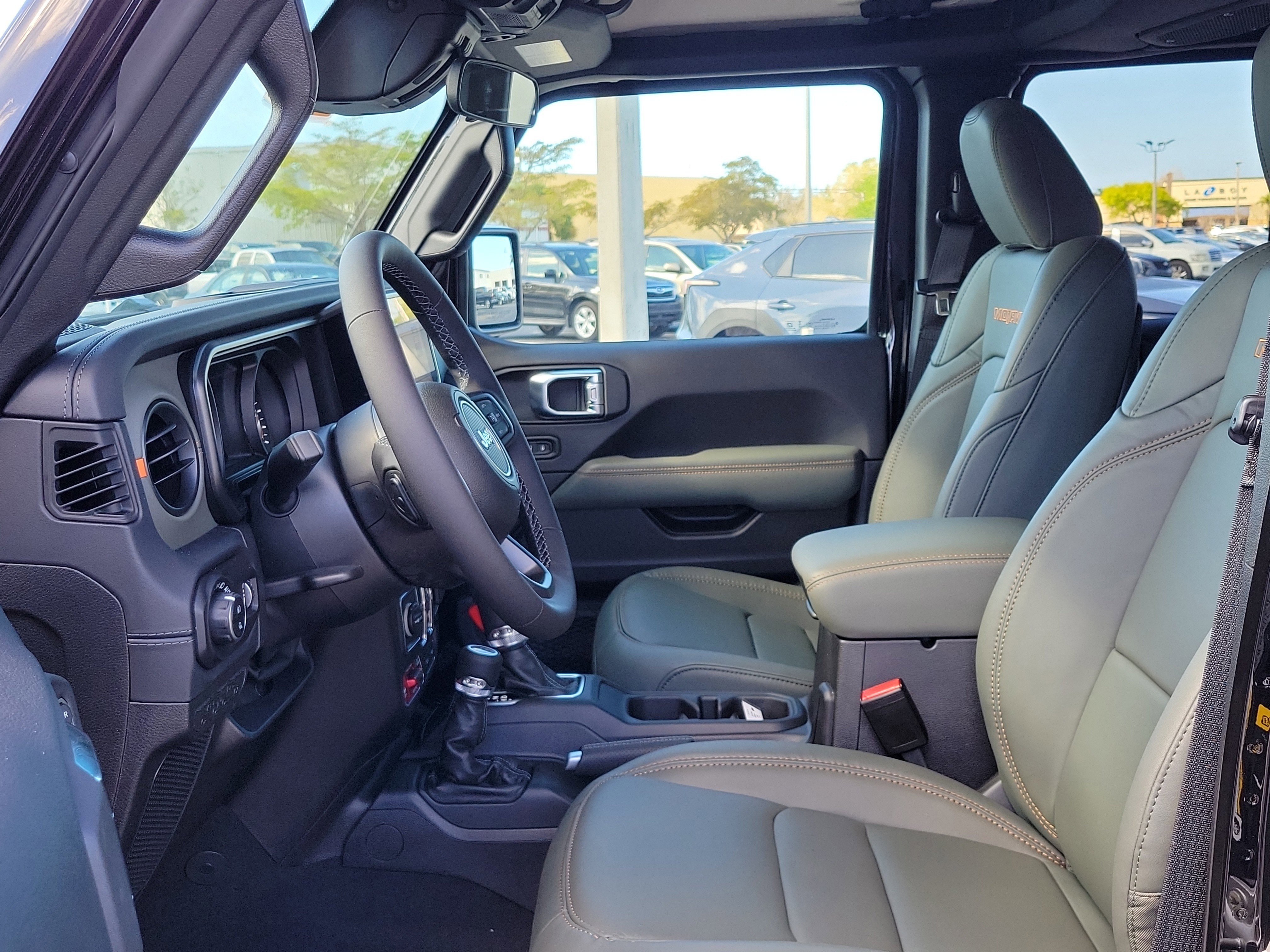 New 2026 Black Clear-Coat Exterior Paint Jeep Mojave image 17