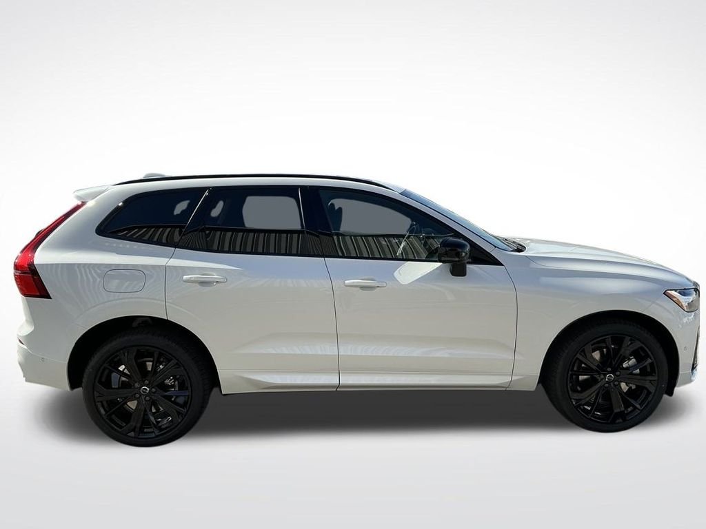 New 2026 White Volvo B5 Ultra Black Edition image 6