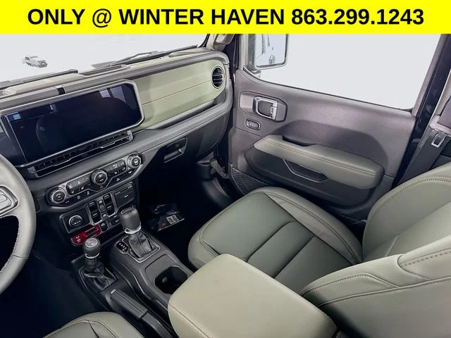 Used 2025 Black Jeep Mojave image 21