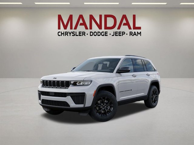 2026 Jeep Grand Cherokee Laredo Altitude