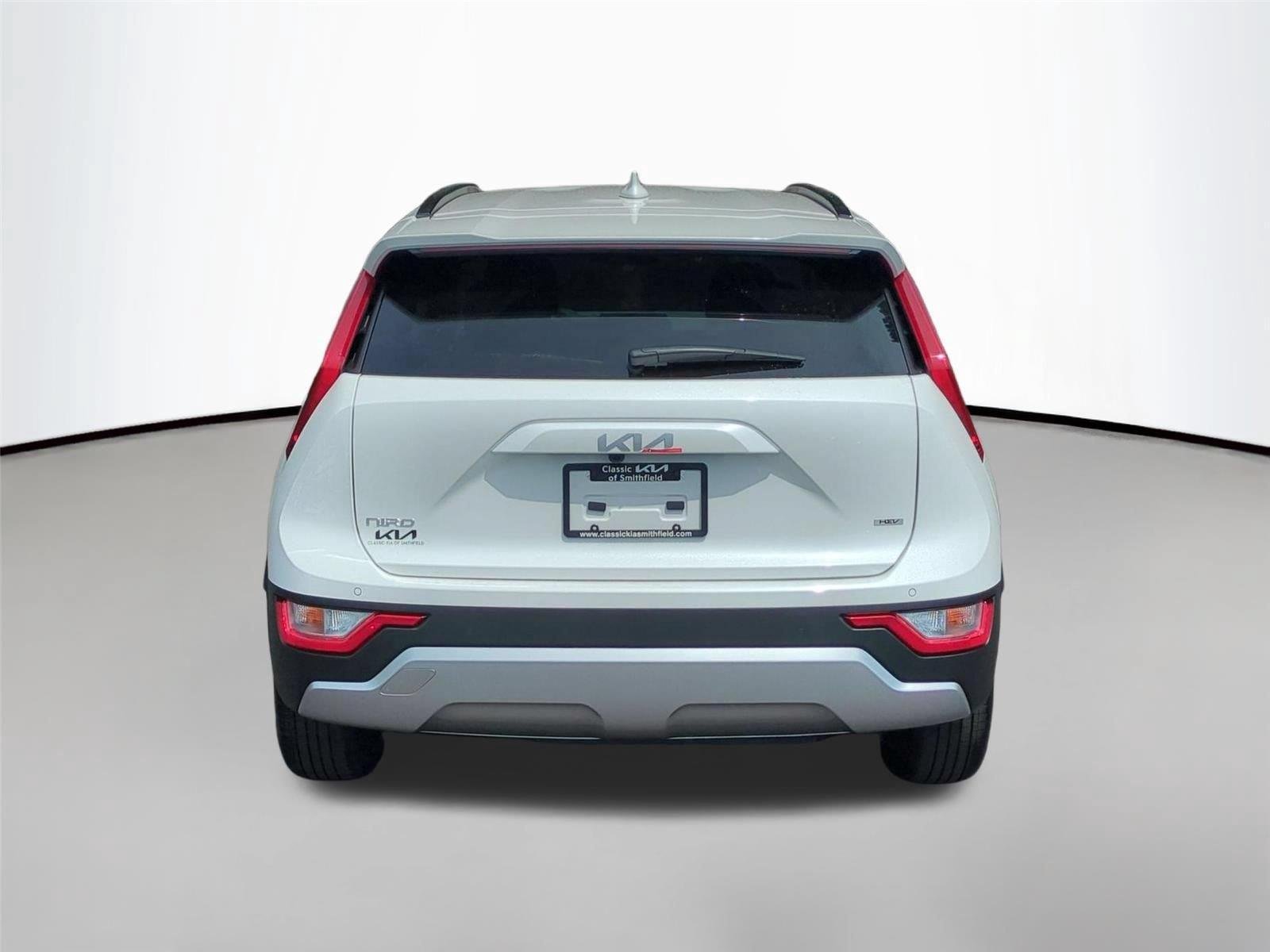 New 2026 Snow White Pearl Kia EX image 4