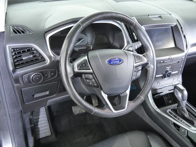 Used 2015  Ford Titanium image 21