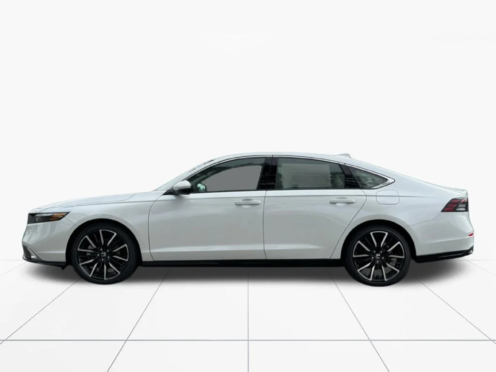 New 2026 Platinum White Pearl Honda Touring image 7