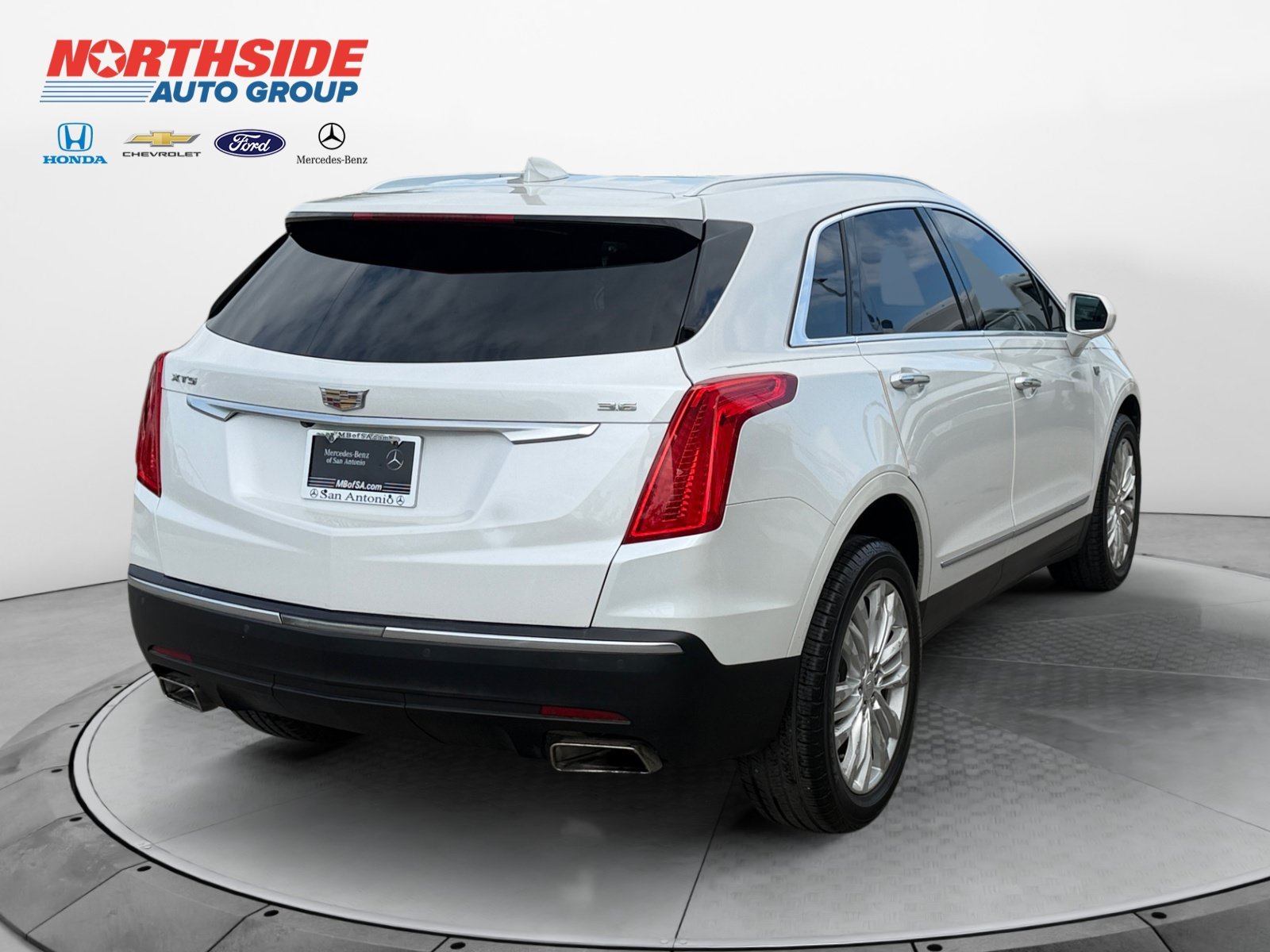 Used 2019 Crystal White Tricoat Cadillac Premium Luxury FWD image 7