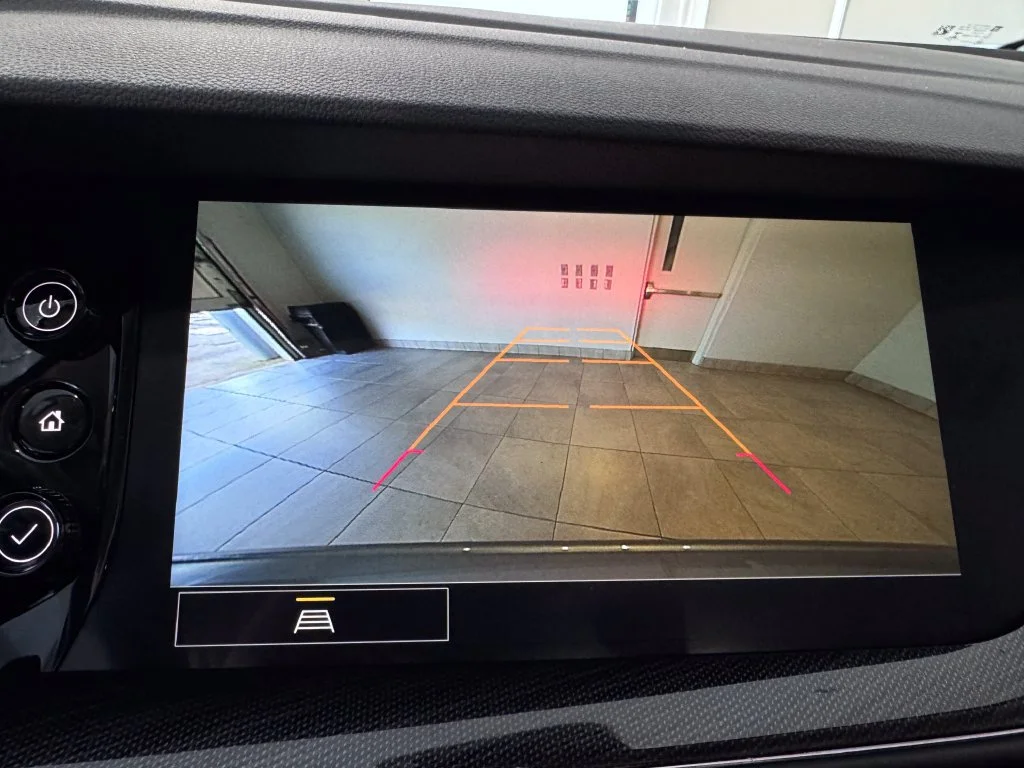2023 Buick Envision Essence - Photo 19