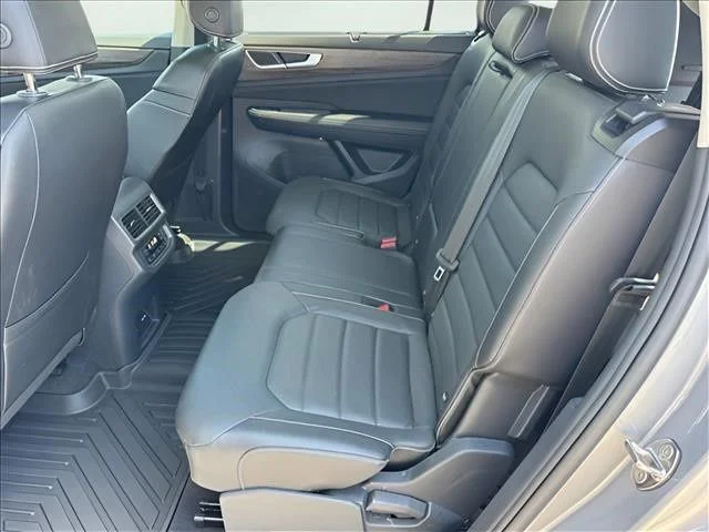 Used 2024 Silver Volkswagen 2.0T SEL image 13