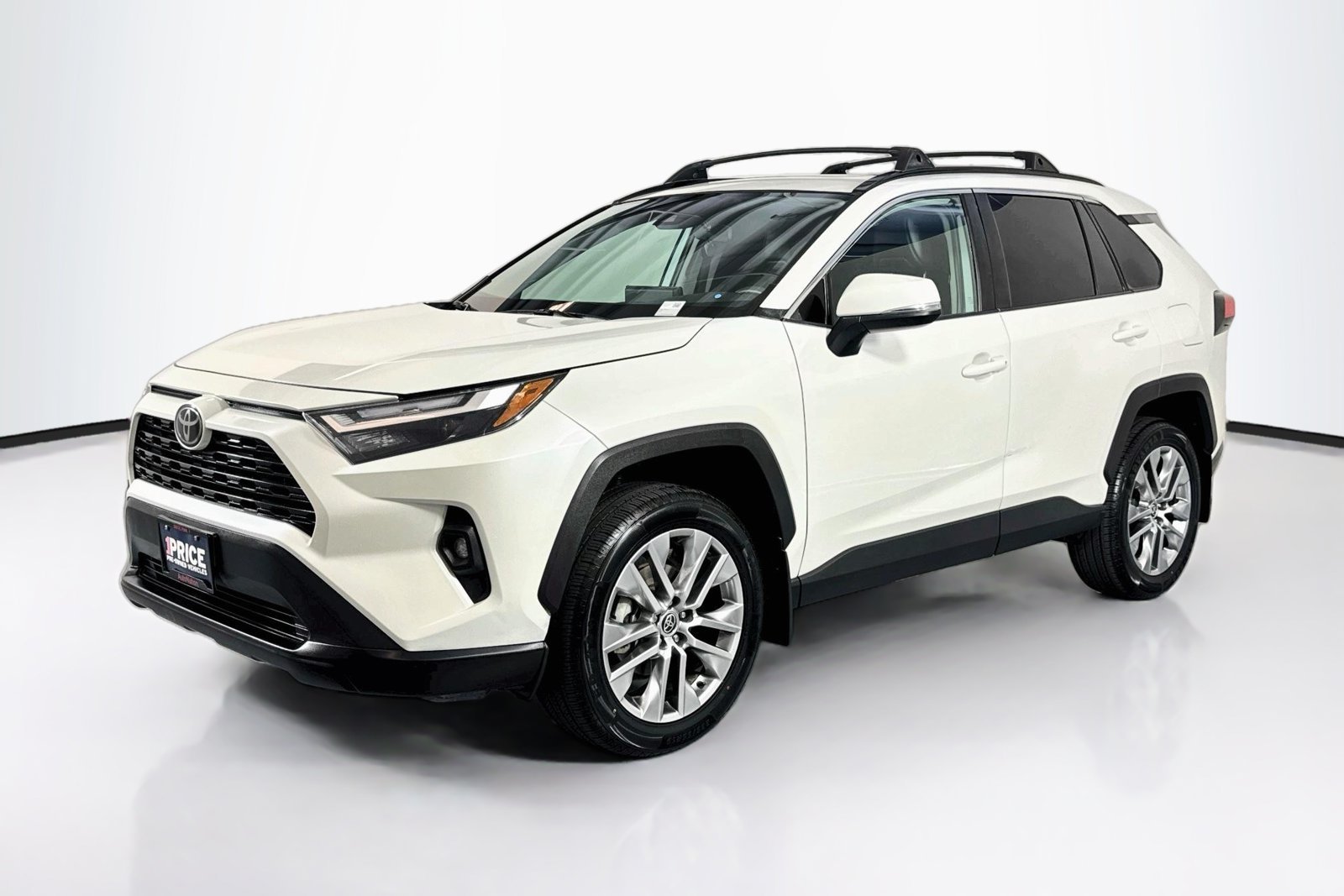 Used 2022 Blizzard Pearl Toyota XLE Premium image 1