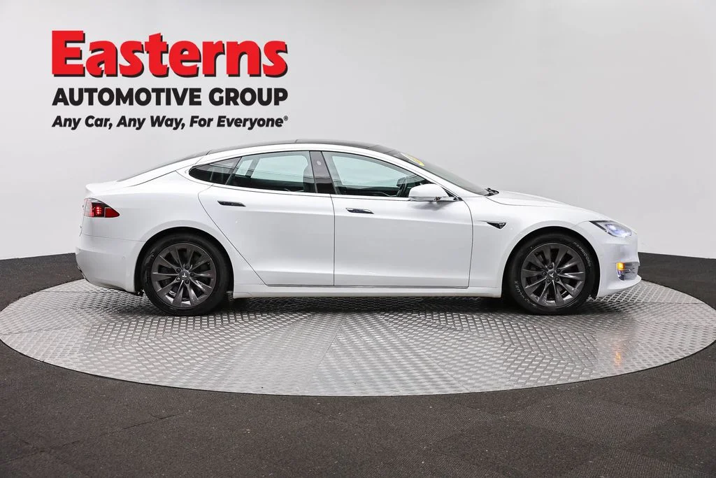 Used 2018 White Tesla 100D image 4