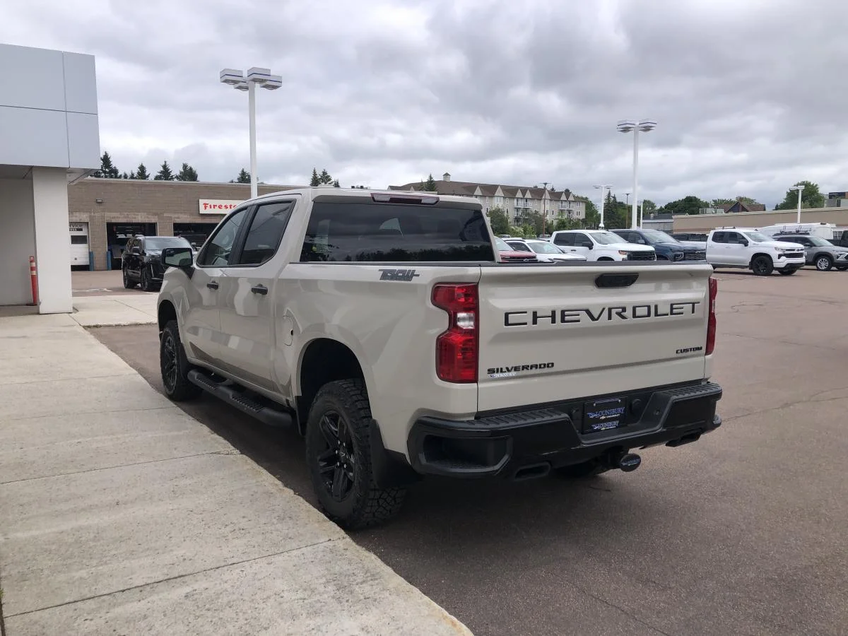 New 2026 White Chevrolet 4wd Crew Cab 147 image 5