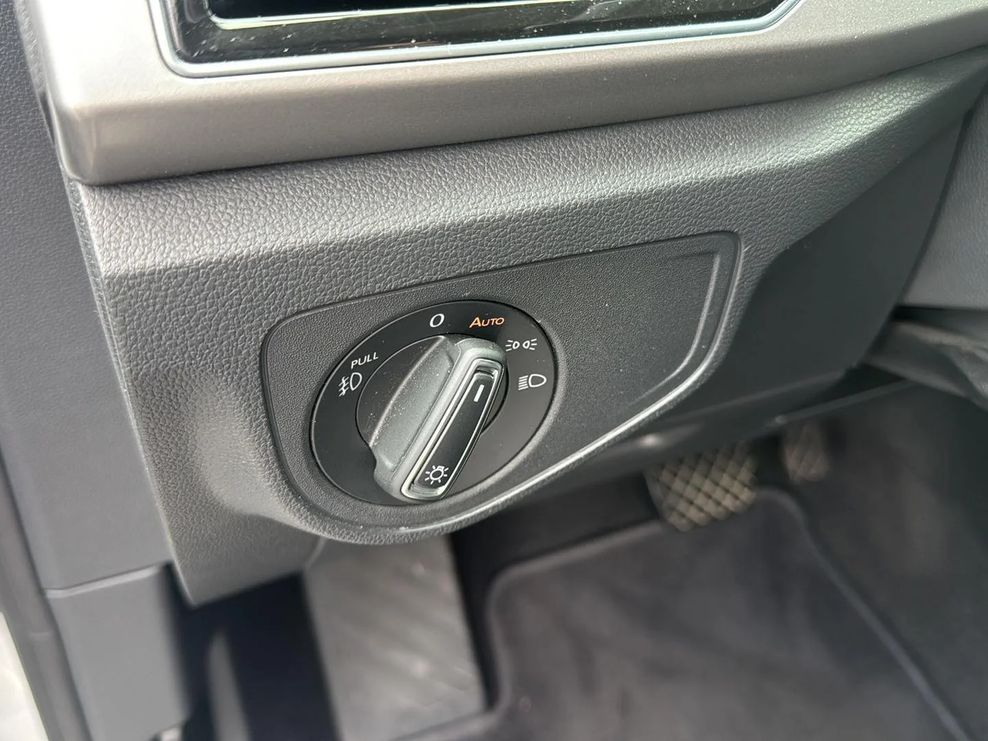 Used 2019 Wh Volkswagen  image 15
