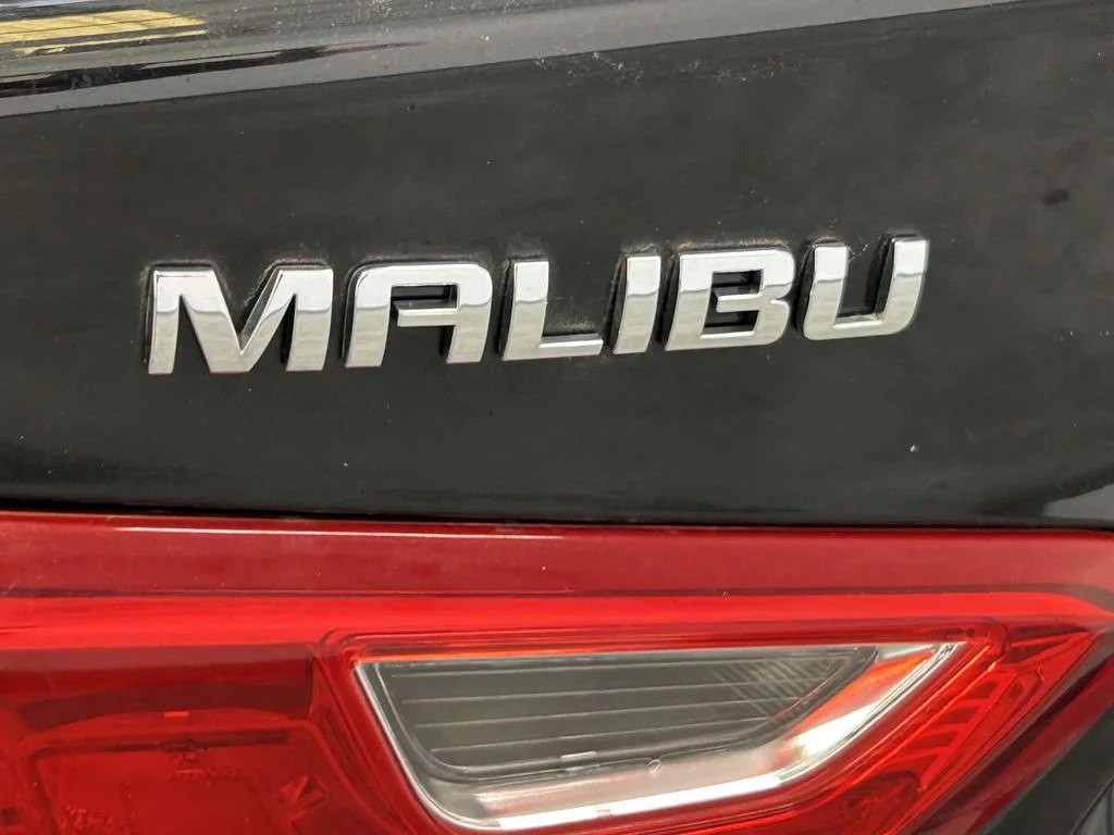 Used 2022 Black Chevrolet LS image 10