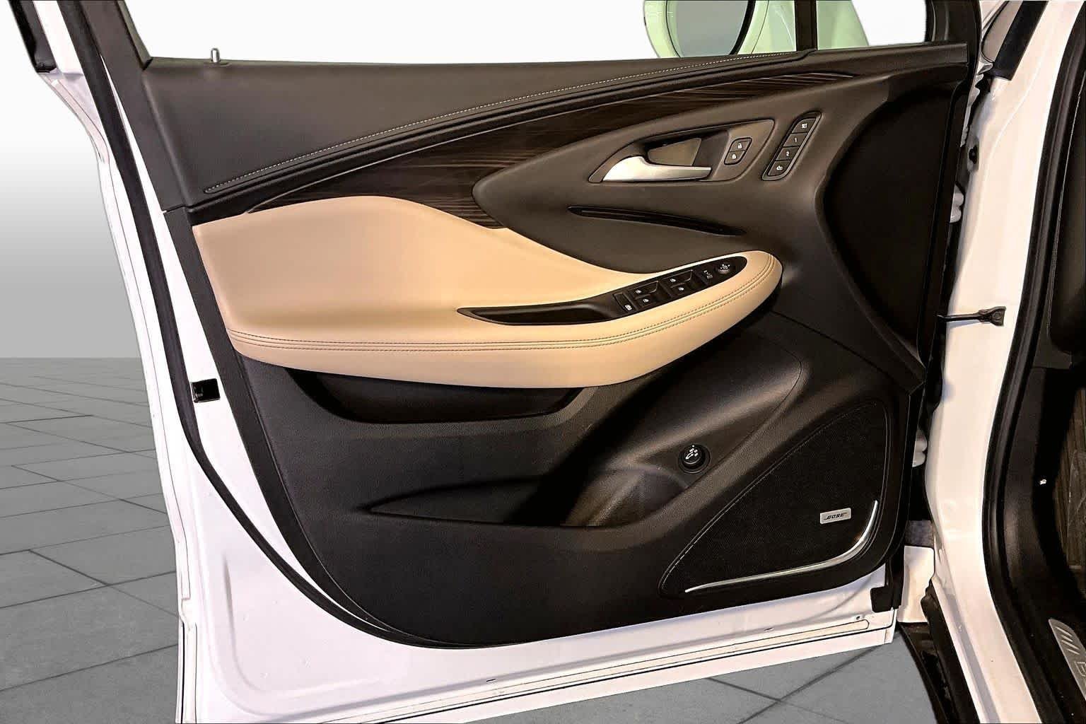Used 2019 Summit White Buick Premium II image 22