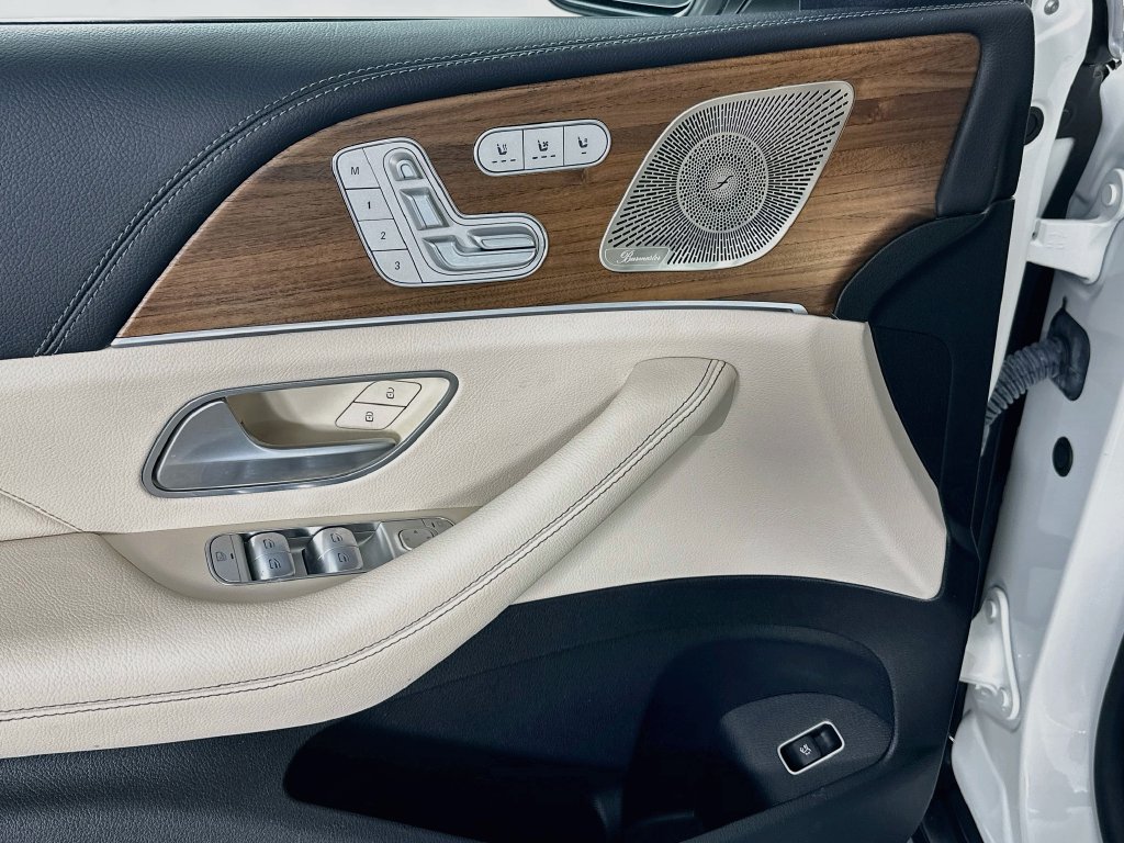 Certified Used 2024  Mercedes-Benz GLS 450 image 18