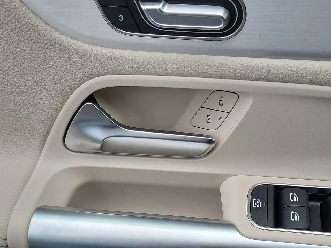 New 2026 Cirrus Silver Metallic Mercedes-Benz GLA 250 image 26
