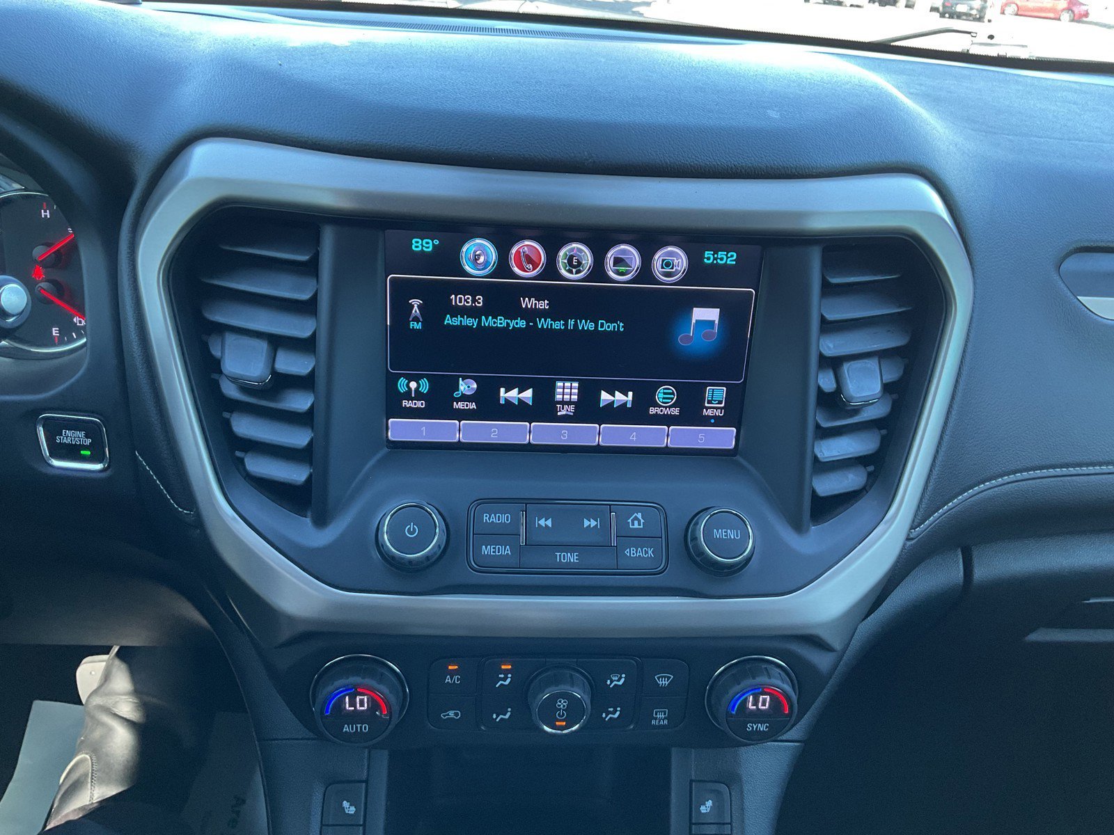 Used 2017 White Frost Tricoat GMC Denali image 24