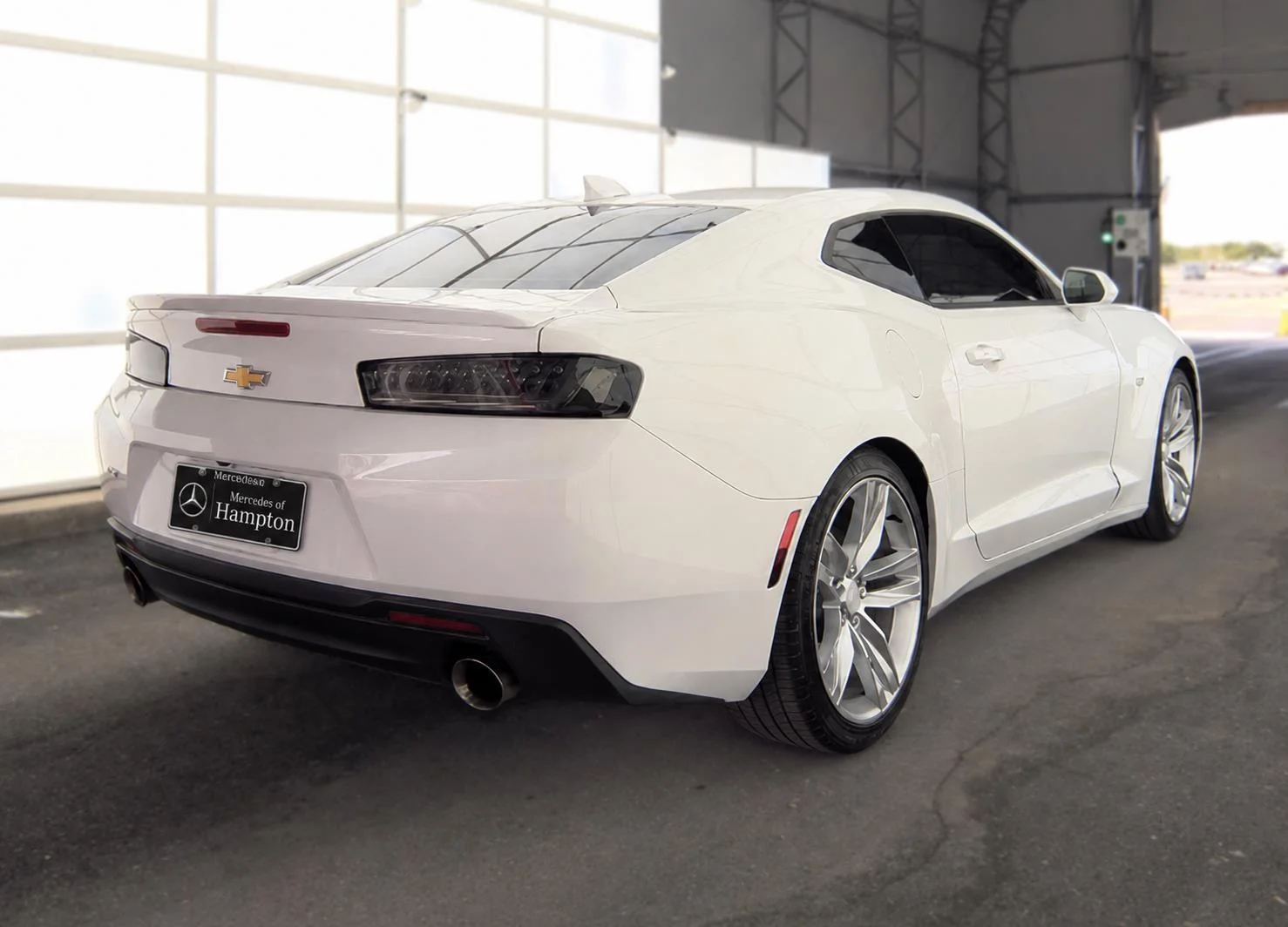 Used 2017 SUMMIT WHITE CHEVROLET 2LT image 5