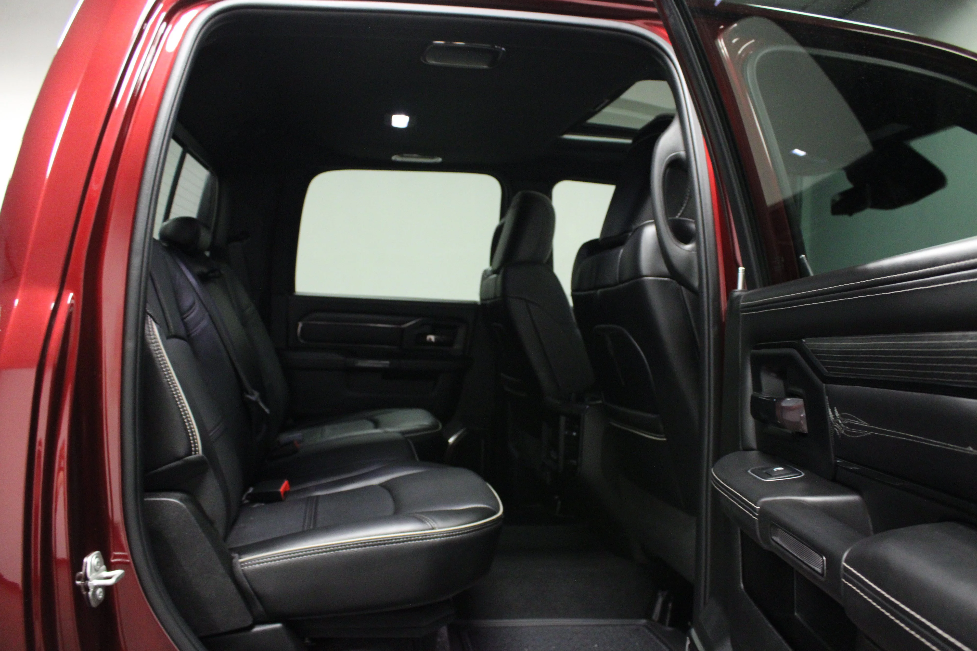 Used 2024 Delmonico Red Pearlcoat Ram Limited image 15