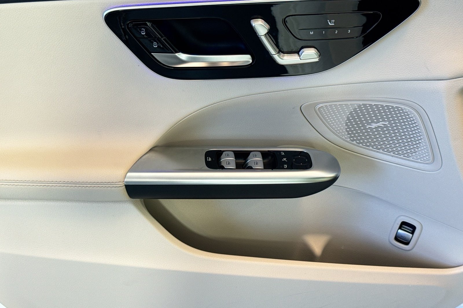 Used 2024 Polar White Mercedes-Benz C 300 image 17