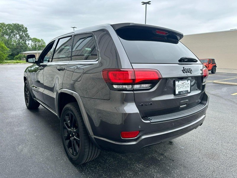 Used 2020 Granite Crystal Metallic Clearcoat Jeep Altitude 4x4 image 9