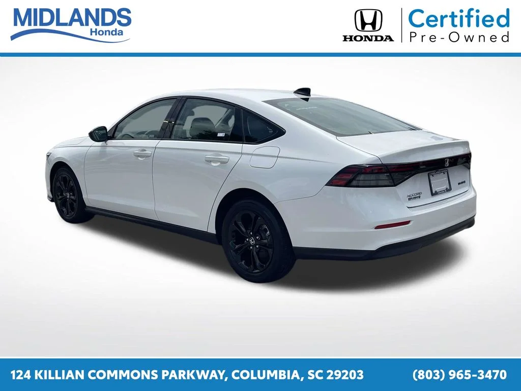 Certified Used 2025 Platinum White Pearl Honda 1.5T SE image 4