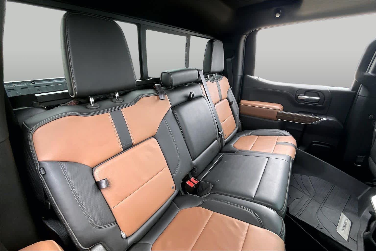 Used 2022 Iridescent Pearl Tricoat Chevrolet High Country image 19