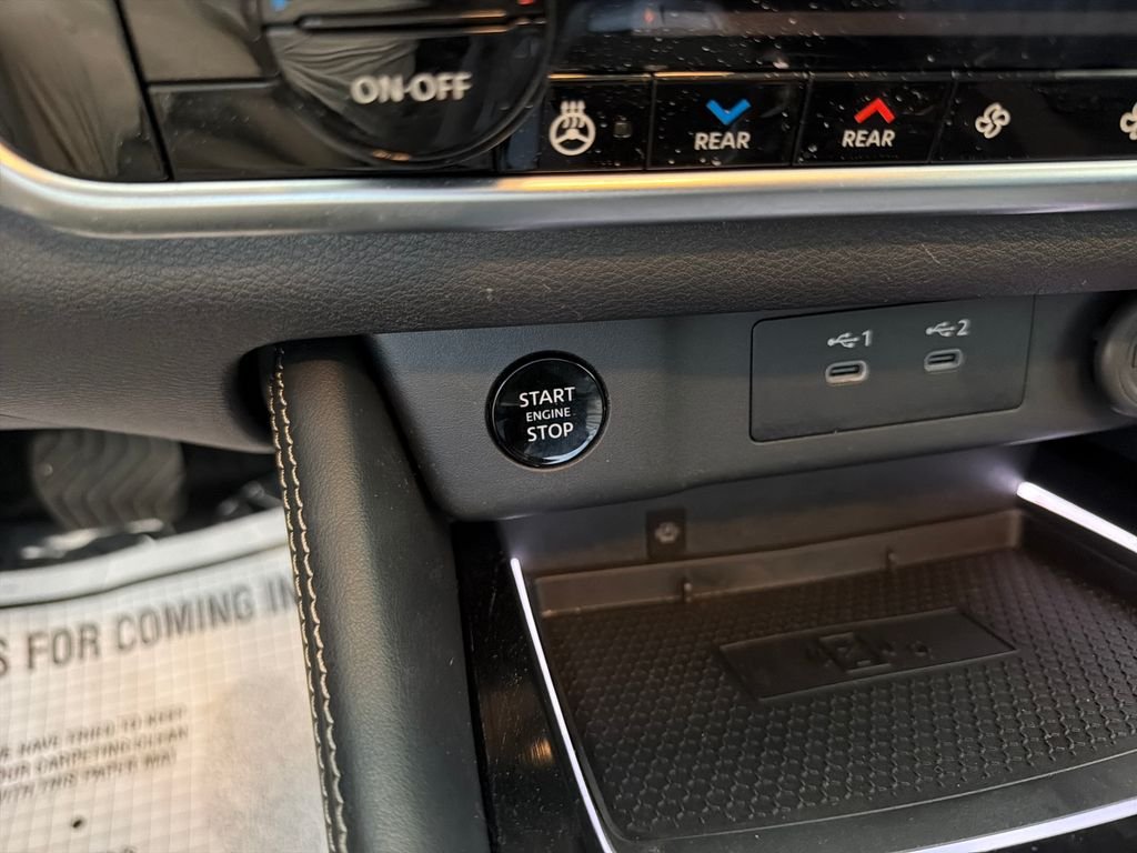 Used 2025 Gray Nissan Platinum image 31