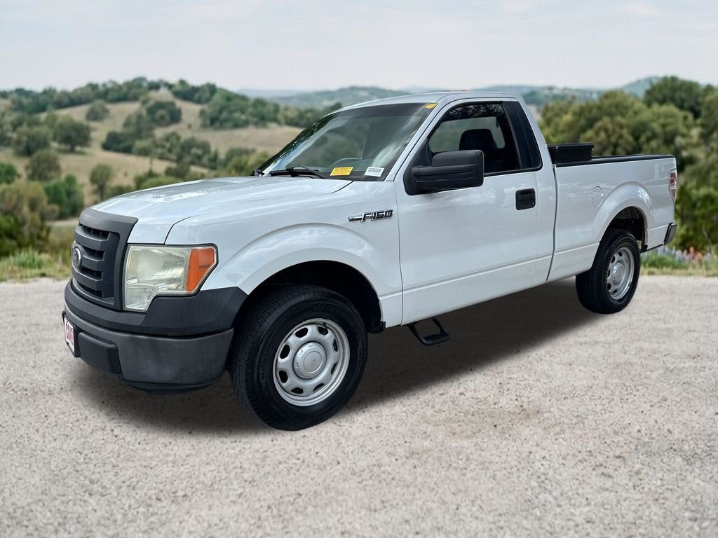 Used 2013 White Ford XL image 3