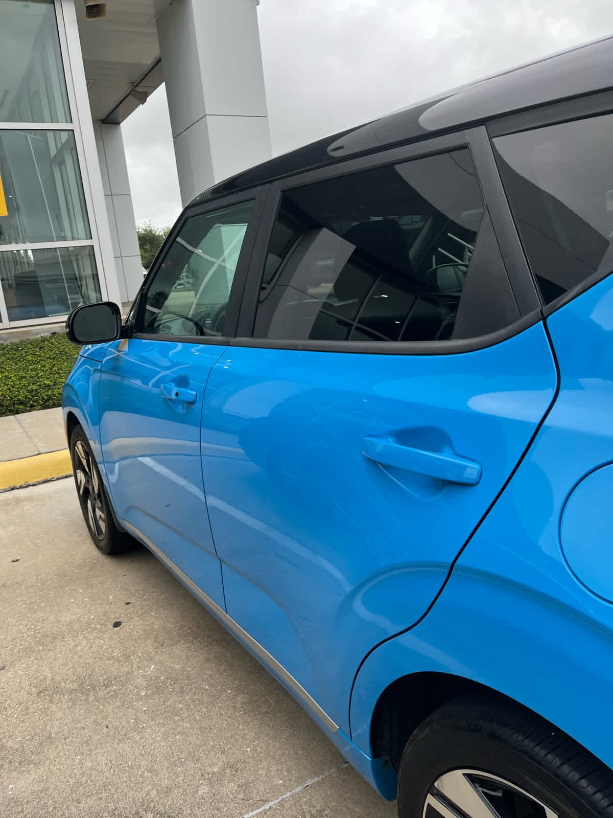 Used 2024 Surf Blue w/Black Roof Kia GT-Line image 6