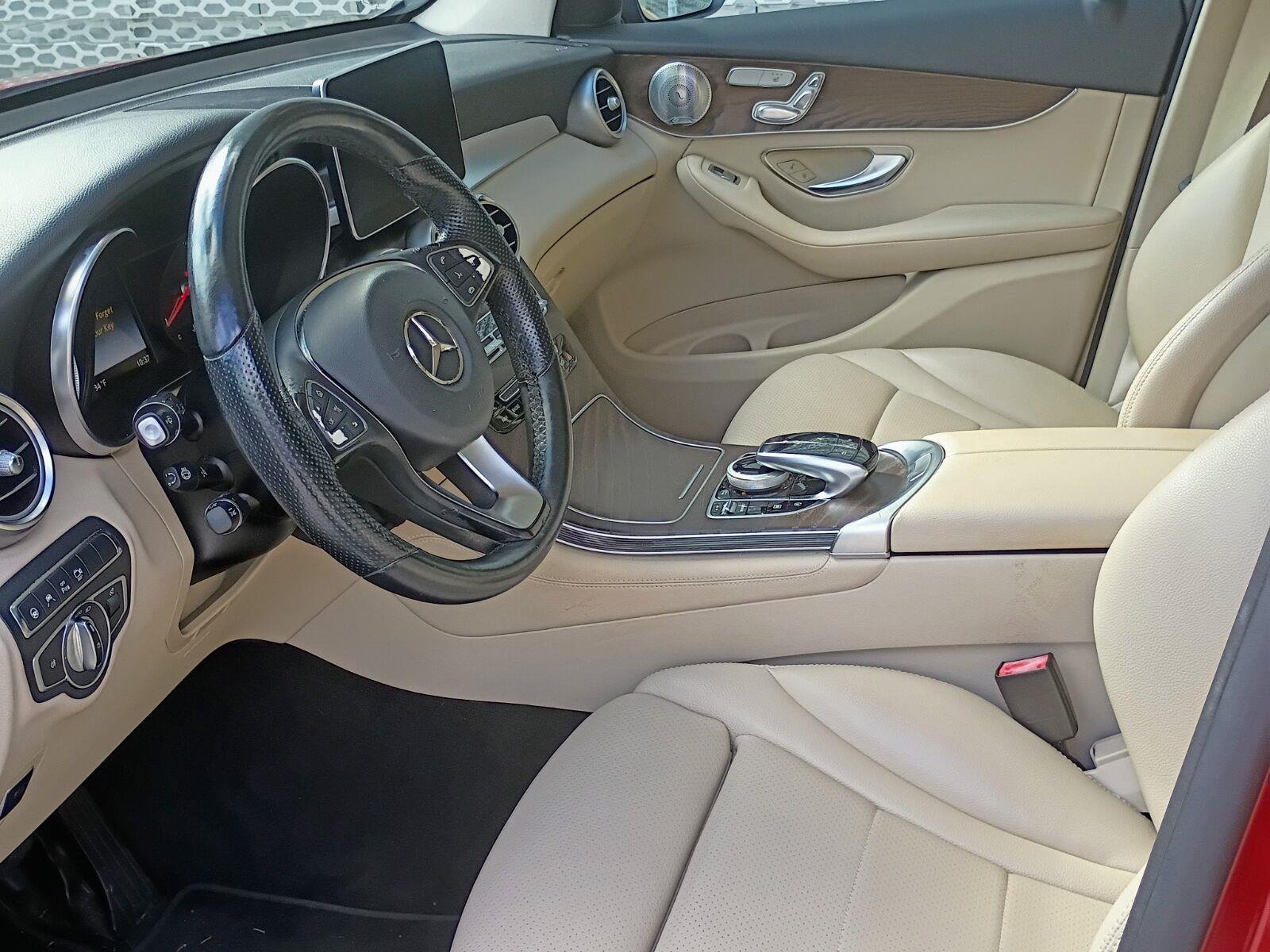 Used 2018 designo Cardinal Red Metallic Mercedes-Benz GLC 300 image 4