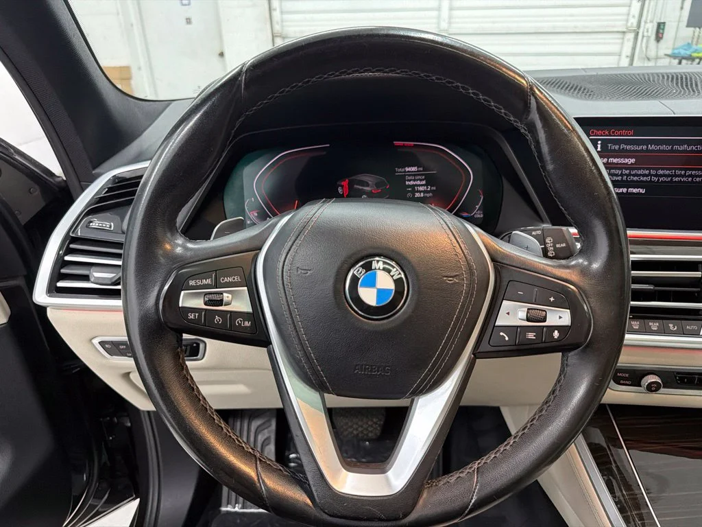 Used 2020 Gray BMW sDrive40i image 19
