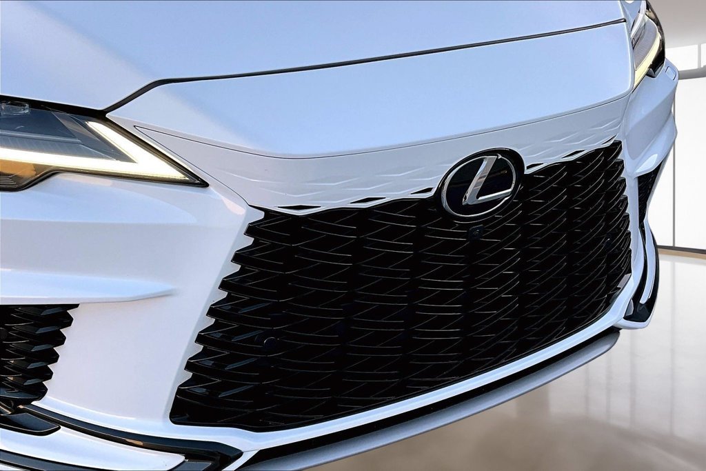 Used 2023 Ultra White Lexus 500h F SPORT Performance image 31