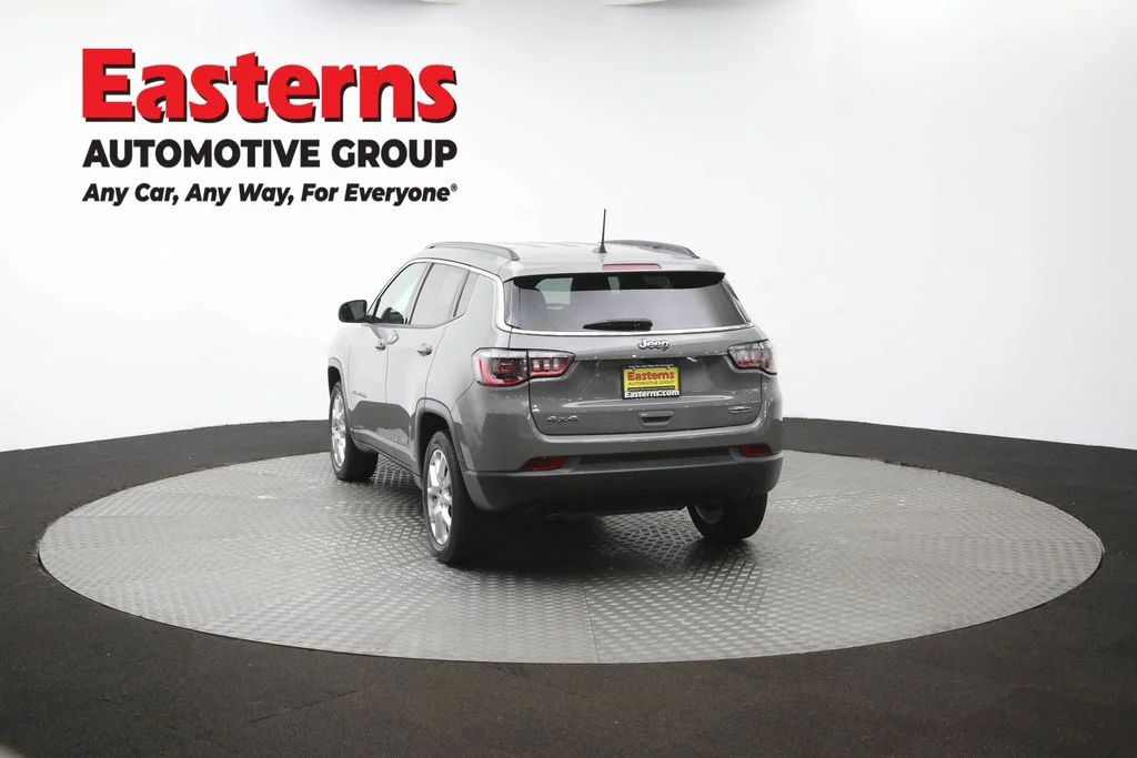 Used 2023 Gray Jeep Latitude Lux image 64