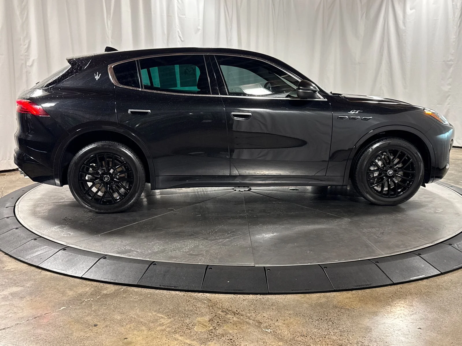Used 2024 Nero Tempesta Metallic Maserati GT image 23