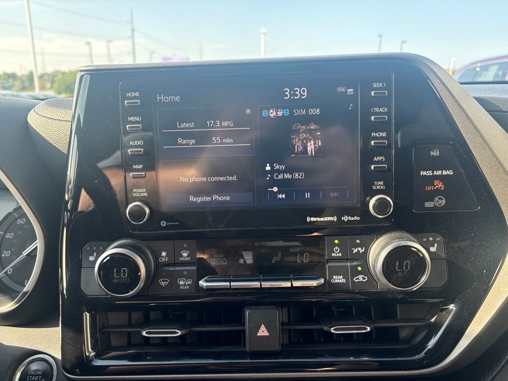 Used 2020 Pearl Toyota XLE image 14