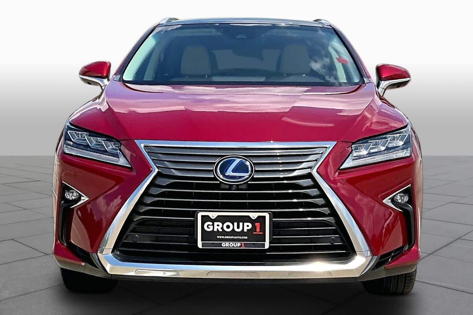 Used 2018 Matador Red Mica Lexus  image 4