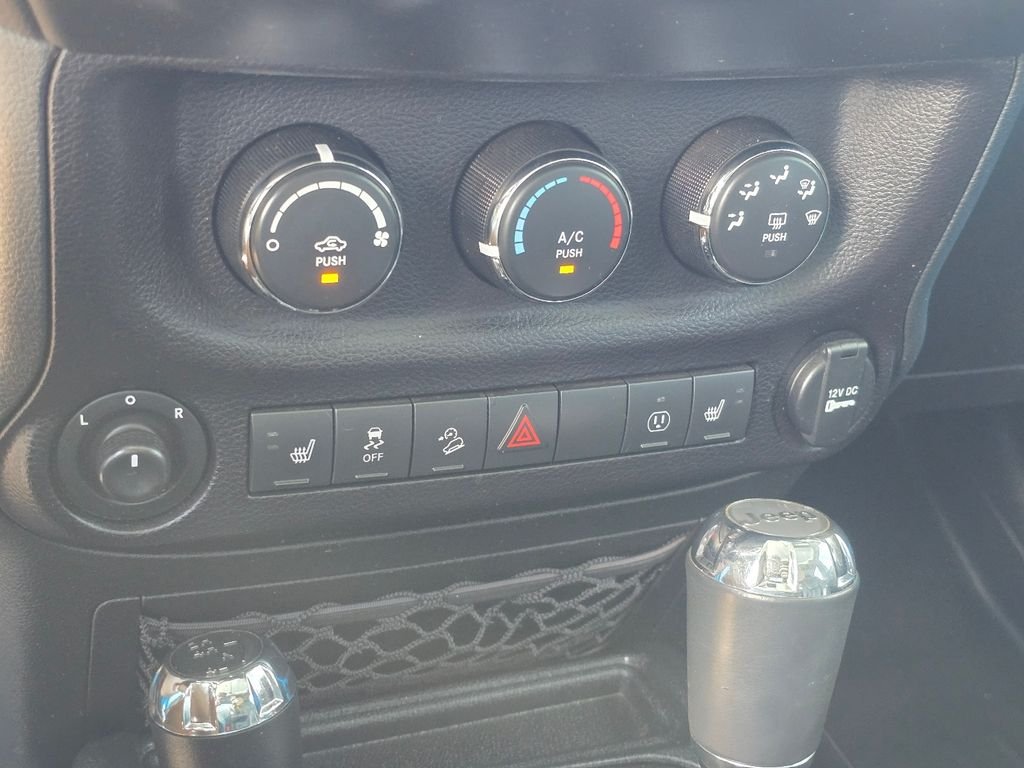 Used 2017 Blue Jeep Unlimited Sahara image 23