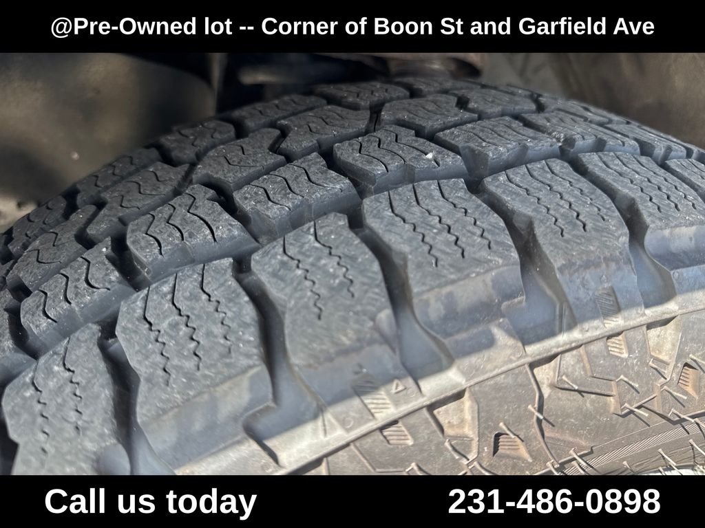 Used 2008 Black Toyota SR5 image 11