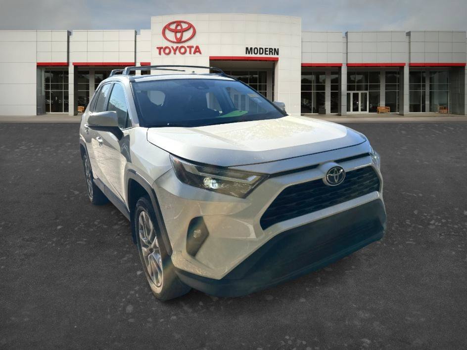 Used 2022 Blizzard Pearl Toyota XLE Premium image 3