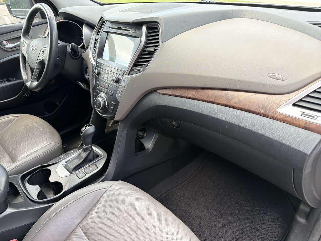 2017 Hyundai Santa Fe SE Ultimate - Photo 12