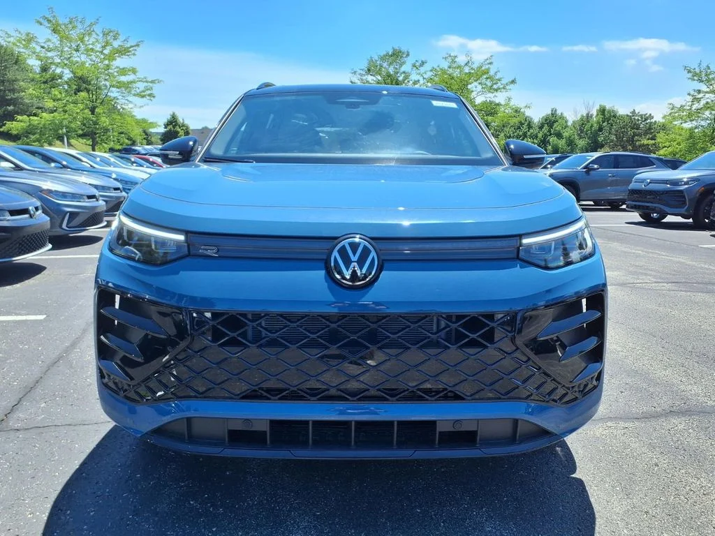 New 2026 Monterey Blue w/Deep Black Roof Volkswagen SE R-Line Black image 6