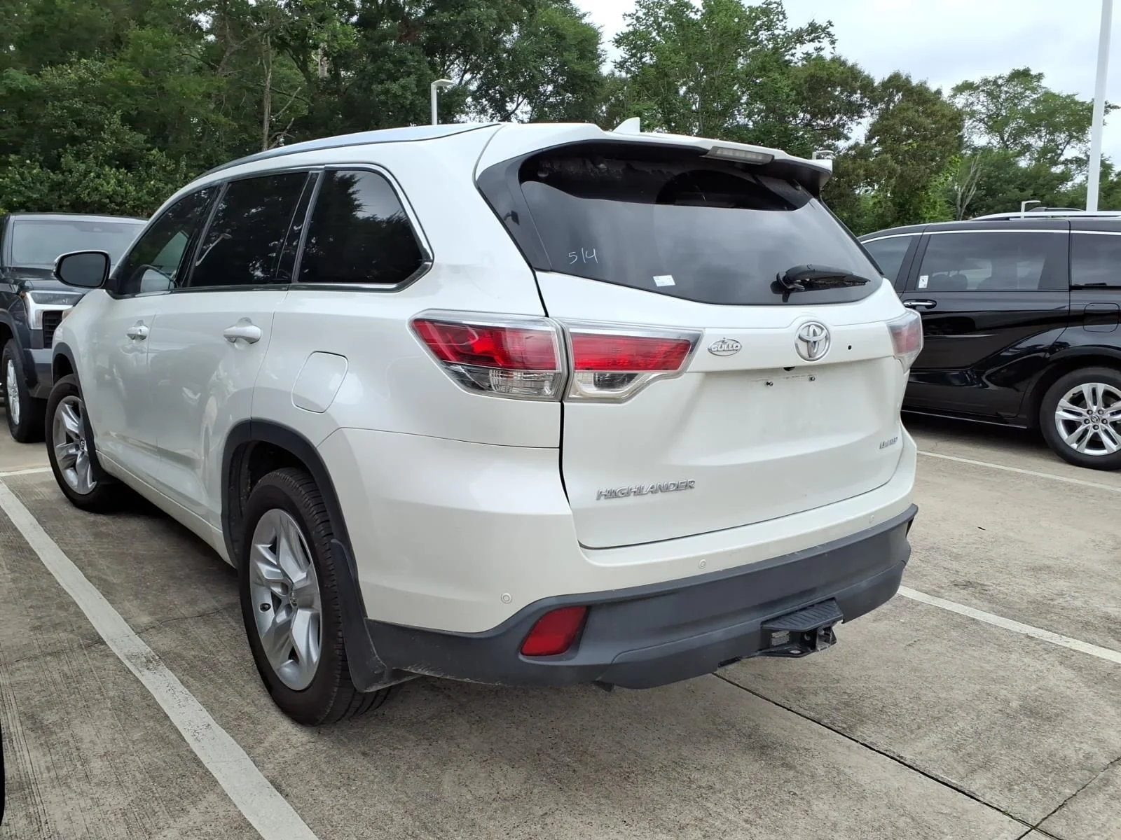 Used 2016 Toyota Highlander Limited with VIN 5TDYKRFH4GS126514 for sale in Conroe, TX