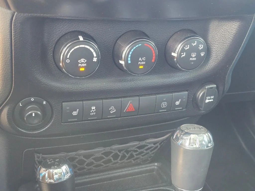 Used 2017 Blue Jeep Unlimited Sahara image 23