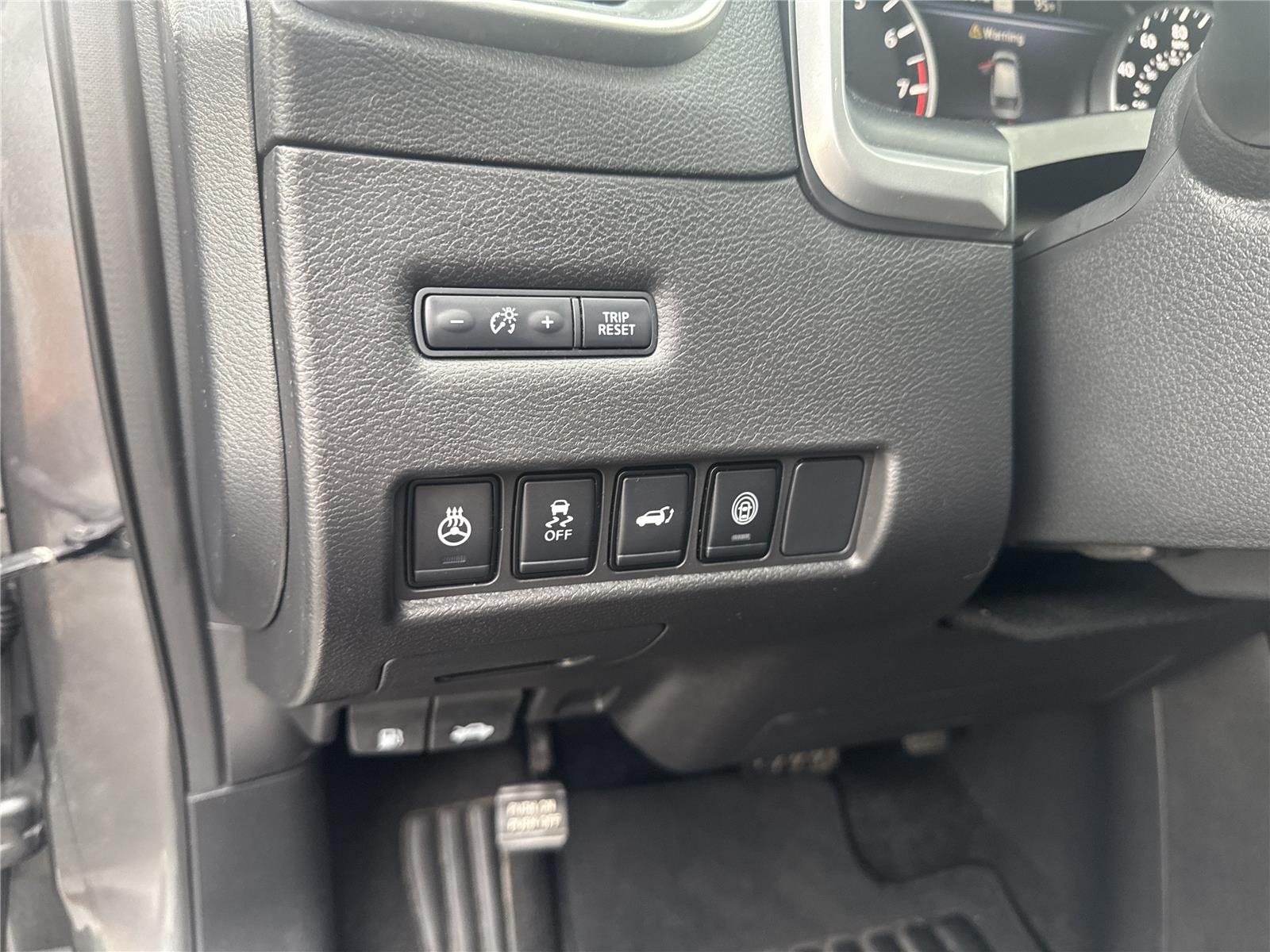 Used 2023 Gun Metallic Nissan SL image 20
