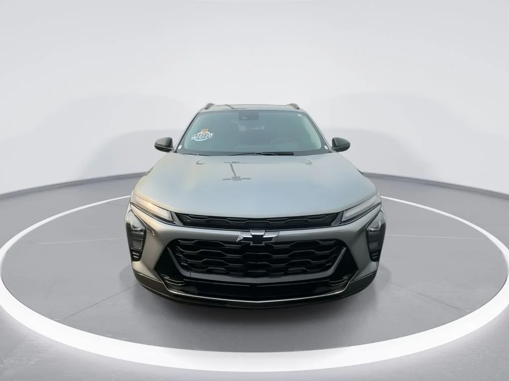 Used 2024 Gray Chevrolet ACTIV image 3