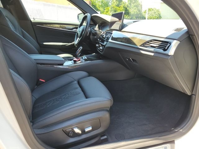 Used 2022 White BMW 540i xDrive image 13