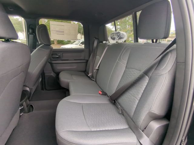 New 2026 Diamond Black Crystal Pearl-Coat Exterior Paint RAM Tradesman image 15