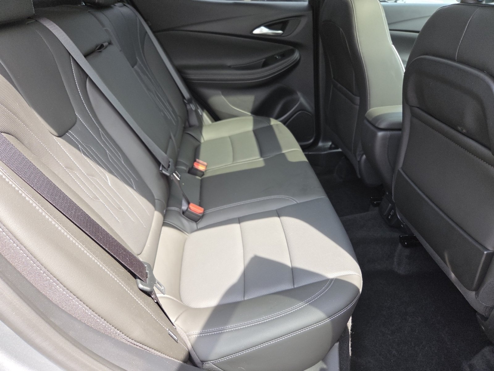 Used 2024 Gray Metallic Buick Avenir image 27