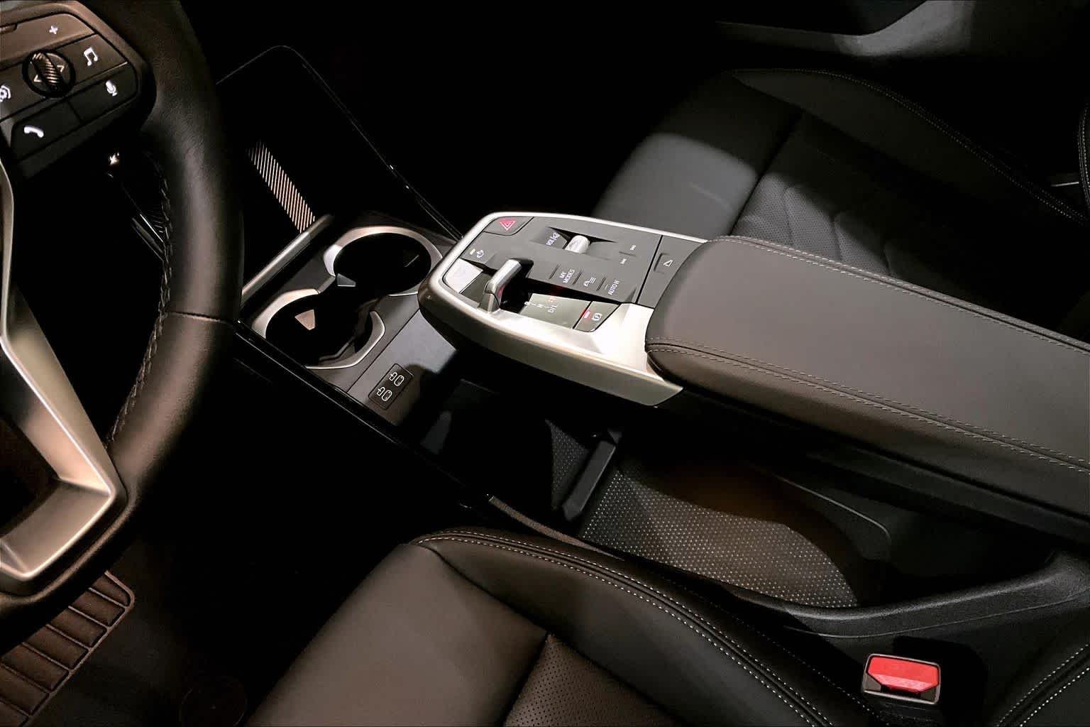 Used 2026 Skyscraper Grey Metallic BMW xDrive28i image 31